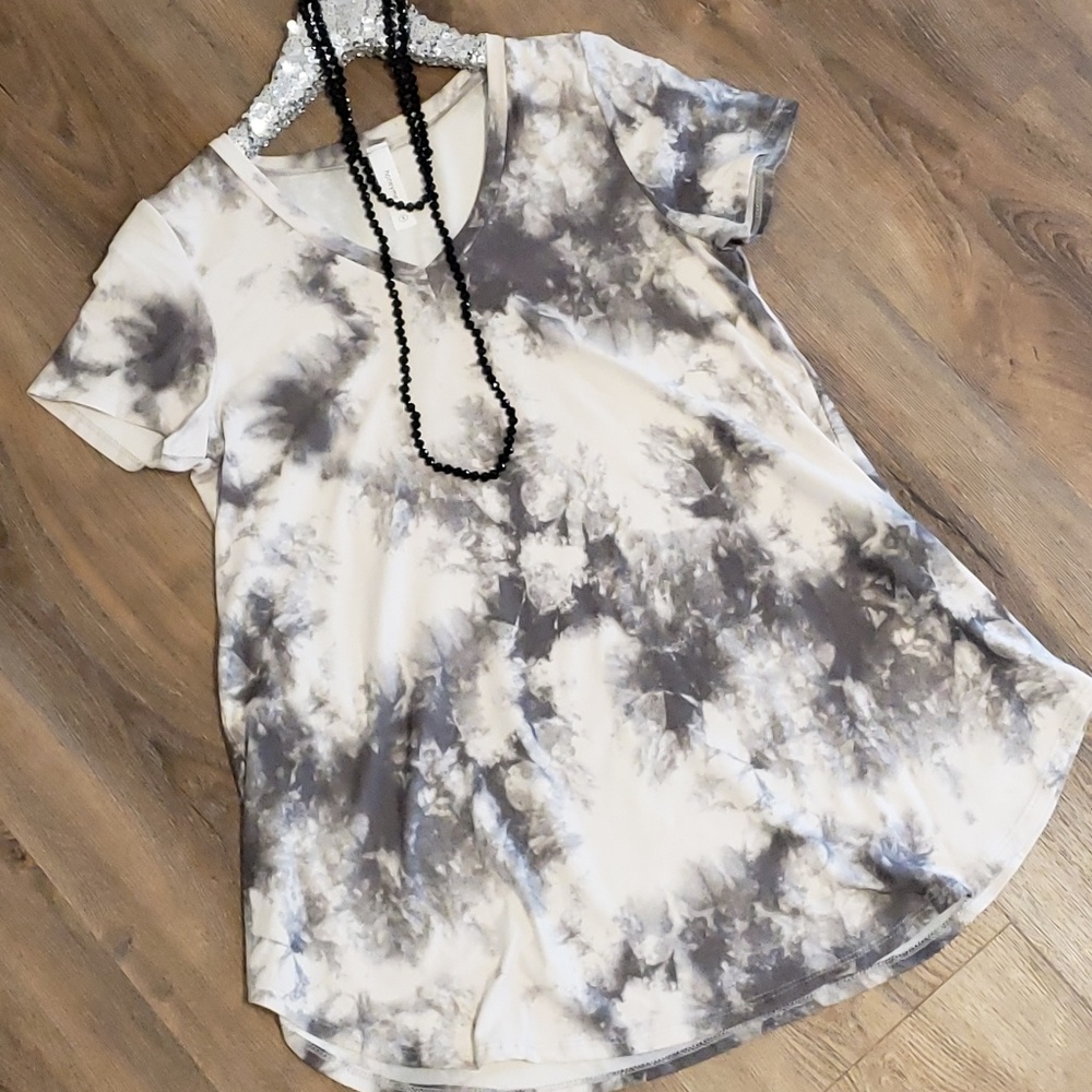 Grey tye dye top